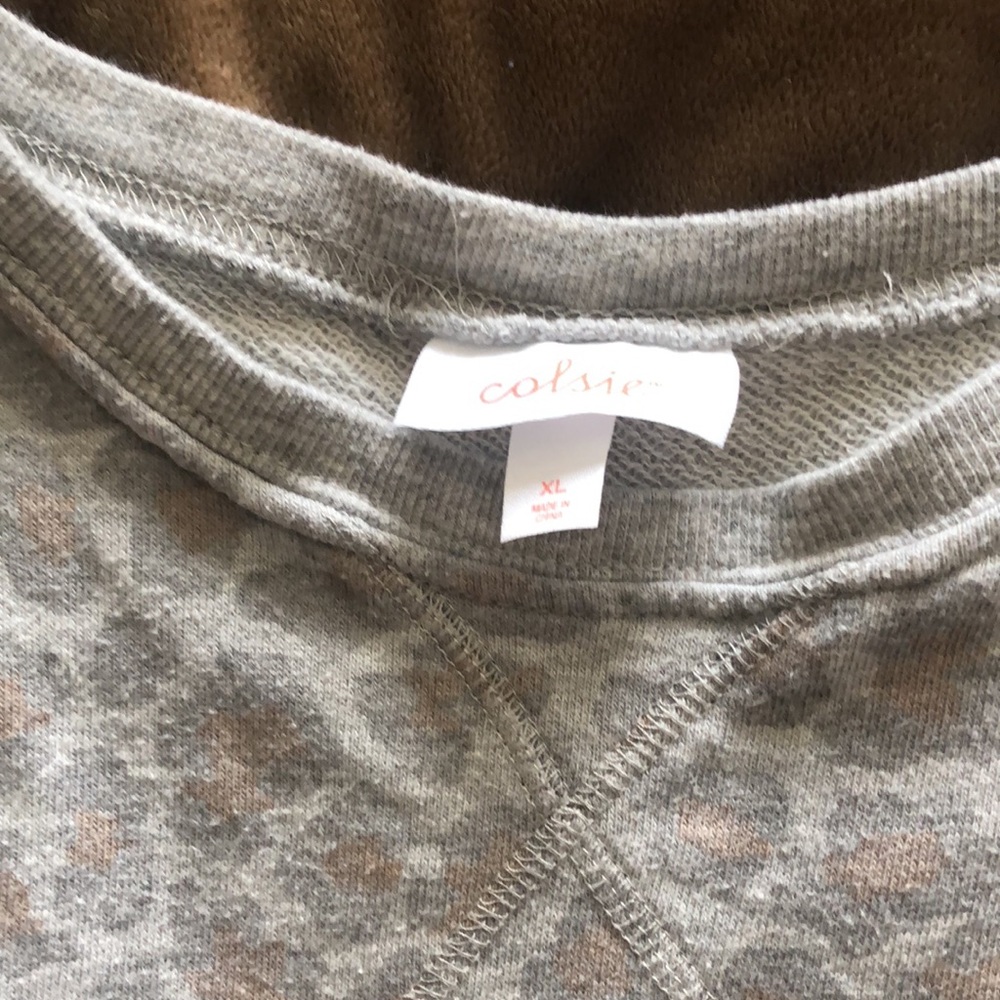 Colsie Gray Leopard Print Pajama Set - Picture 4 of 6